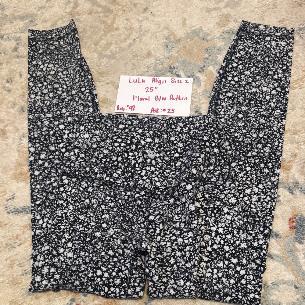 lululemon Floral Black and White Patterned Leggings 25” Size 2